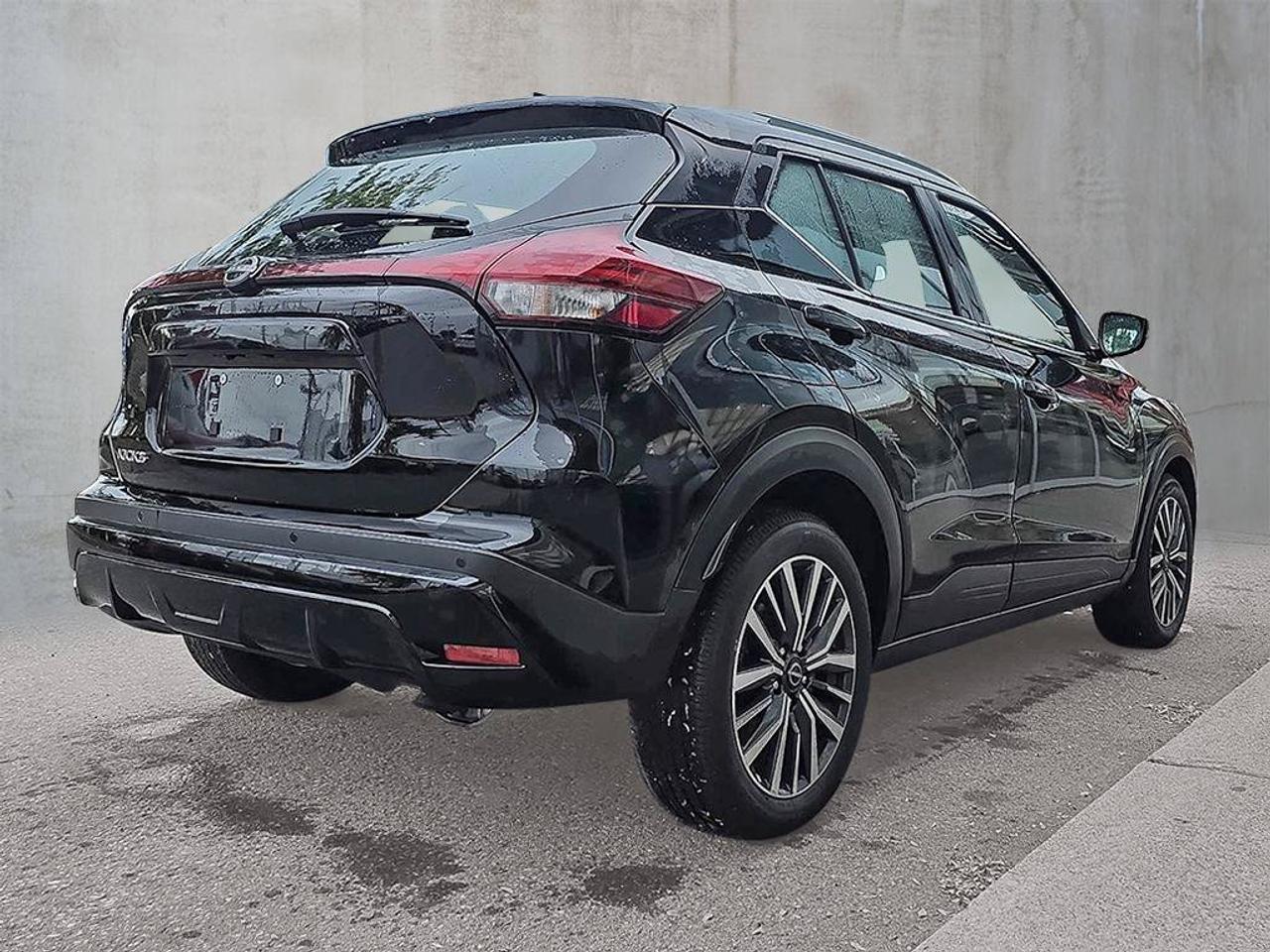 2025 Nissan Kicks Play SV | Apple Car Play | Android Auto | Heated Seats | Photo