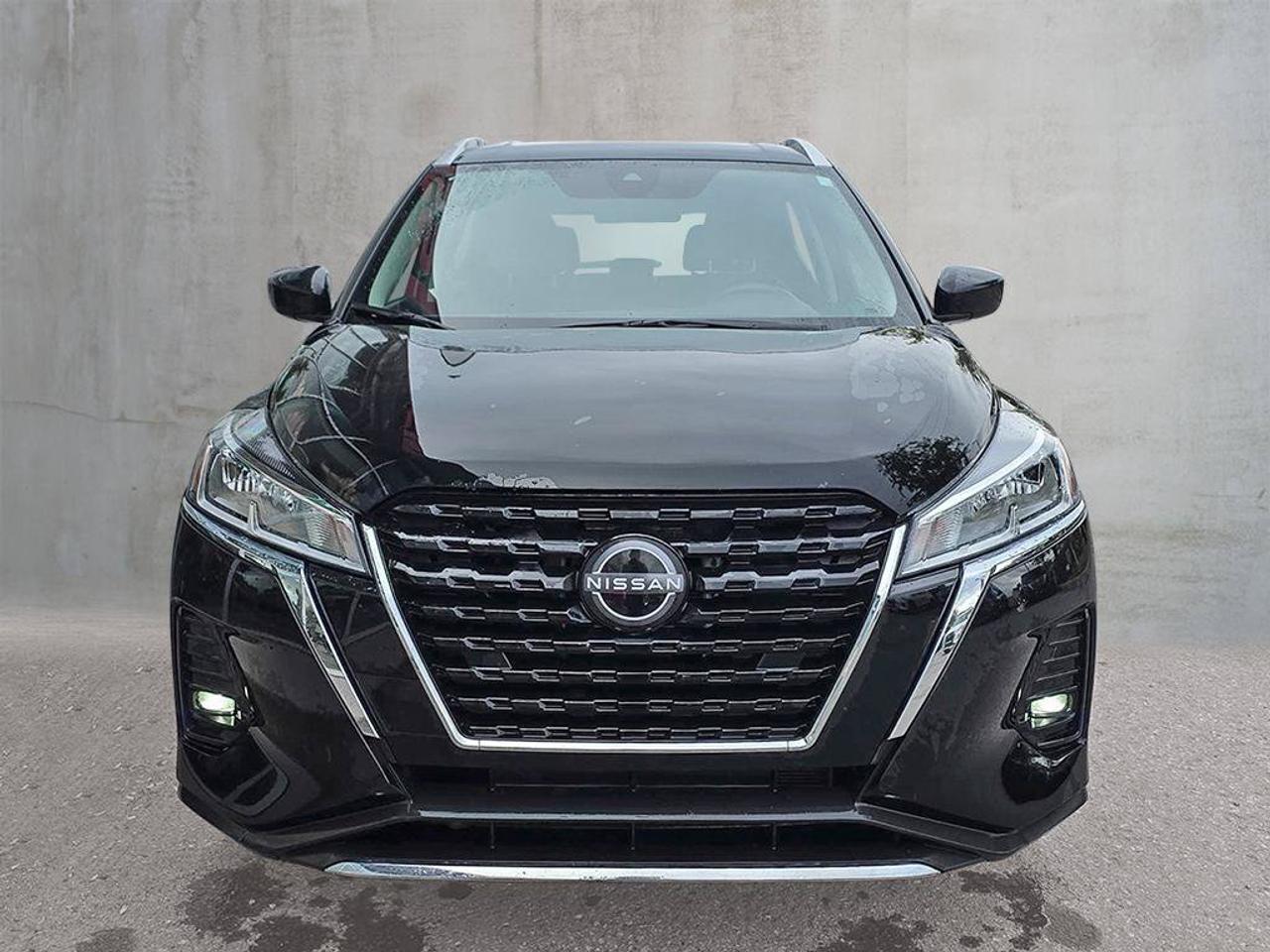 2025 Nissan Kicks Play SV | Apple Car Play | Android Auto | Heated Seats | Photo