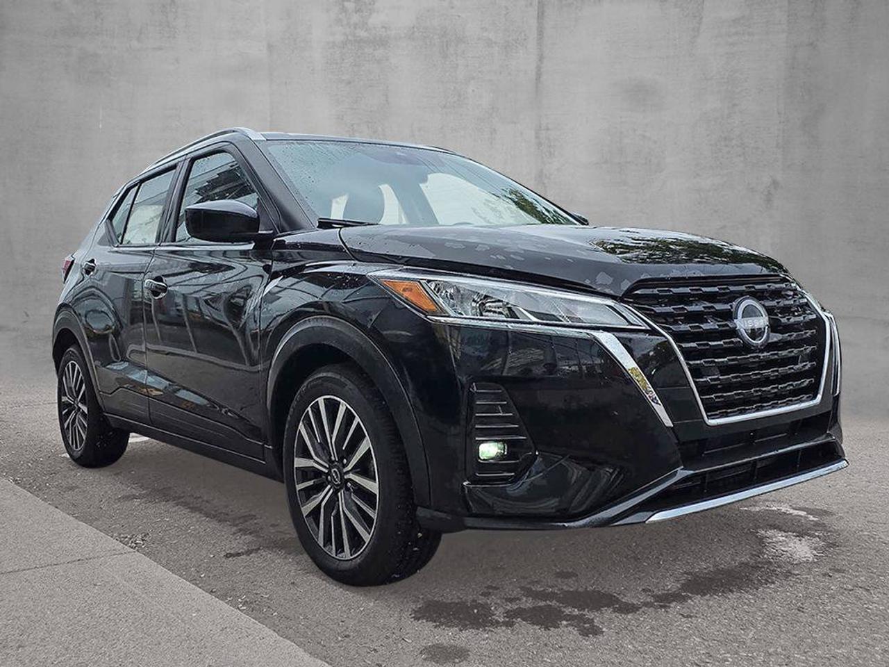 2025 Nissan Kicks Play SV | Apple Car Play | Android Auto | Heated Seats | Photo