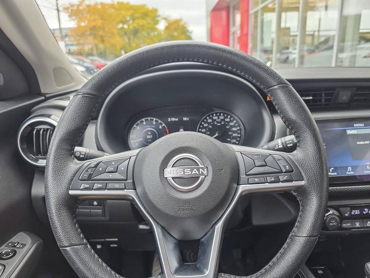 2025 Nissan Kicks Play SV | Apple Car Play | Android Auto | Heated Seats | Photo