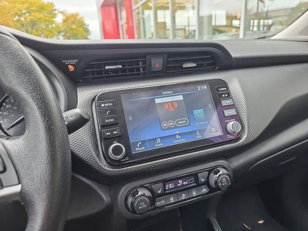 2025 Nissan Kicks Play SV | Apple Car Play | Android Auto | Heated Seats | Photo