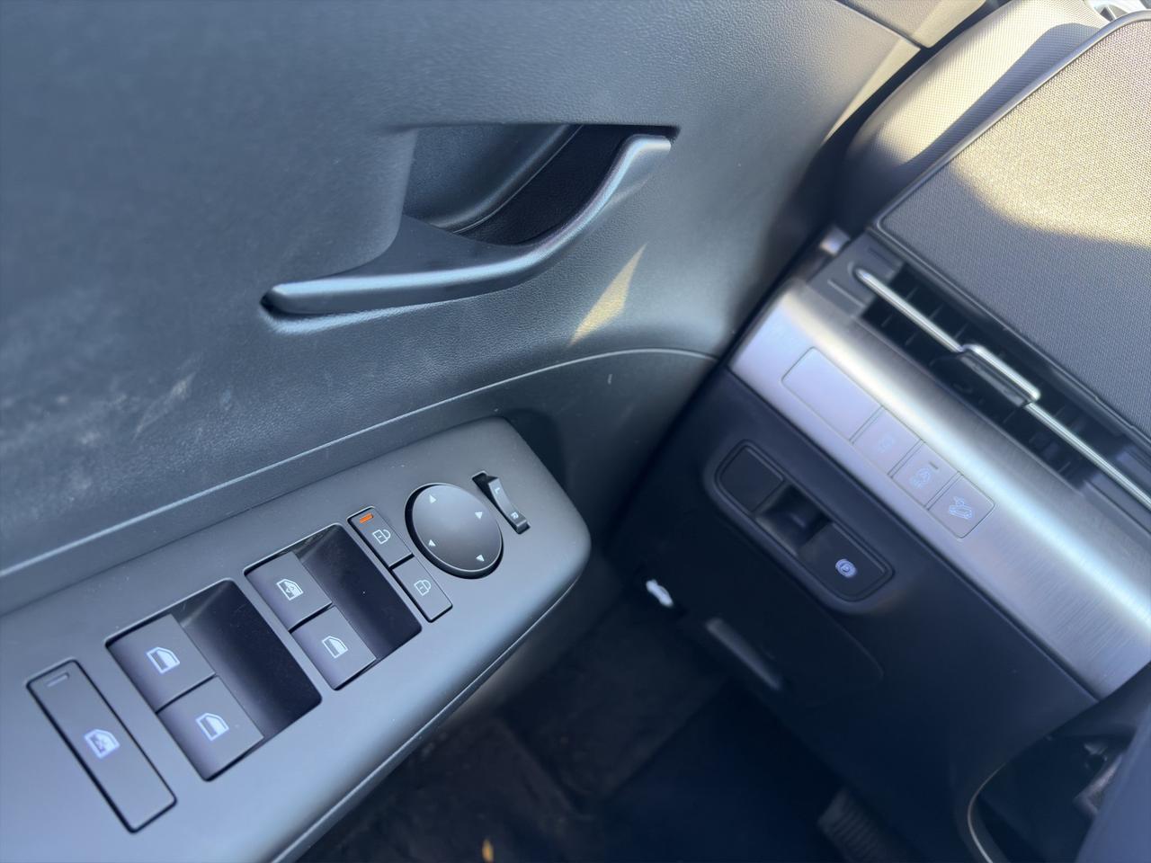 2027 Hyundai KONA Essential Photo