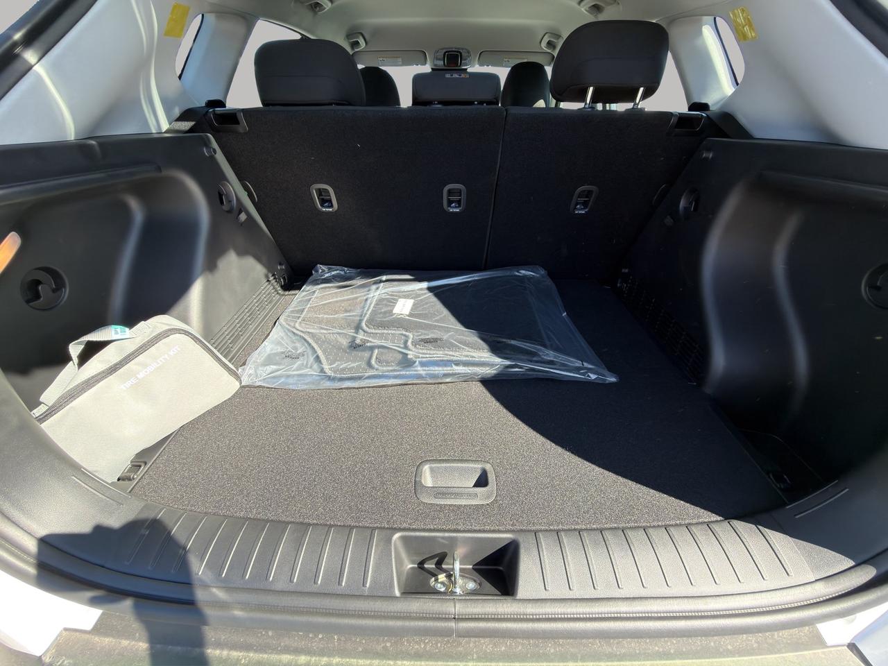 2027 Hyundai KONA Essential Photo