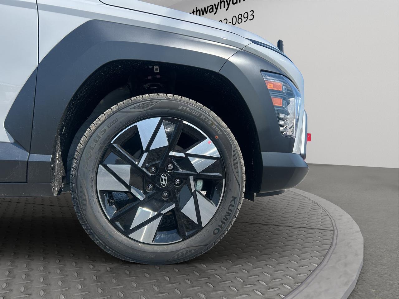 2027 Hyundai KONA LUXURY Photo5