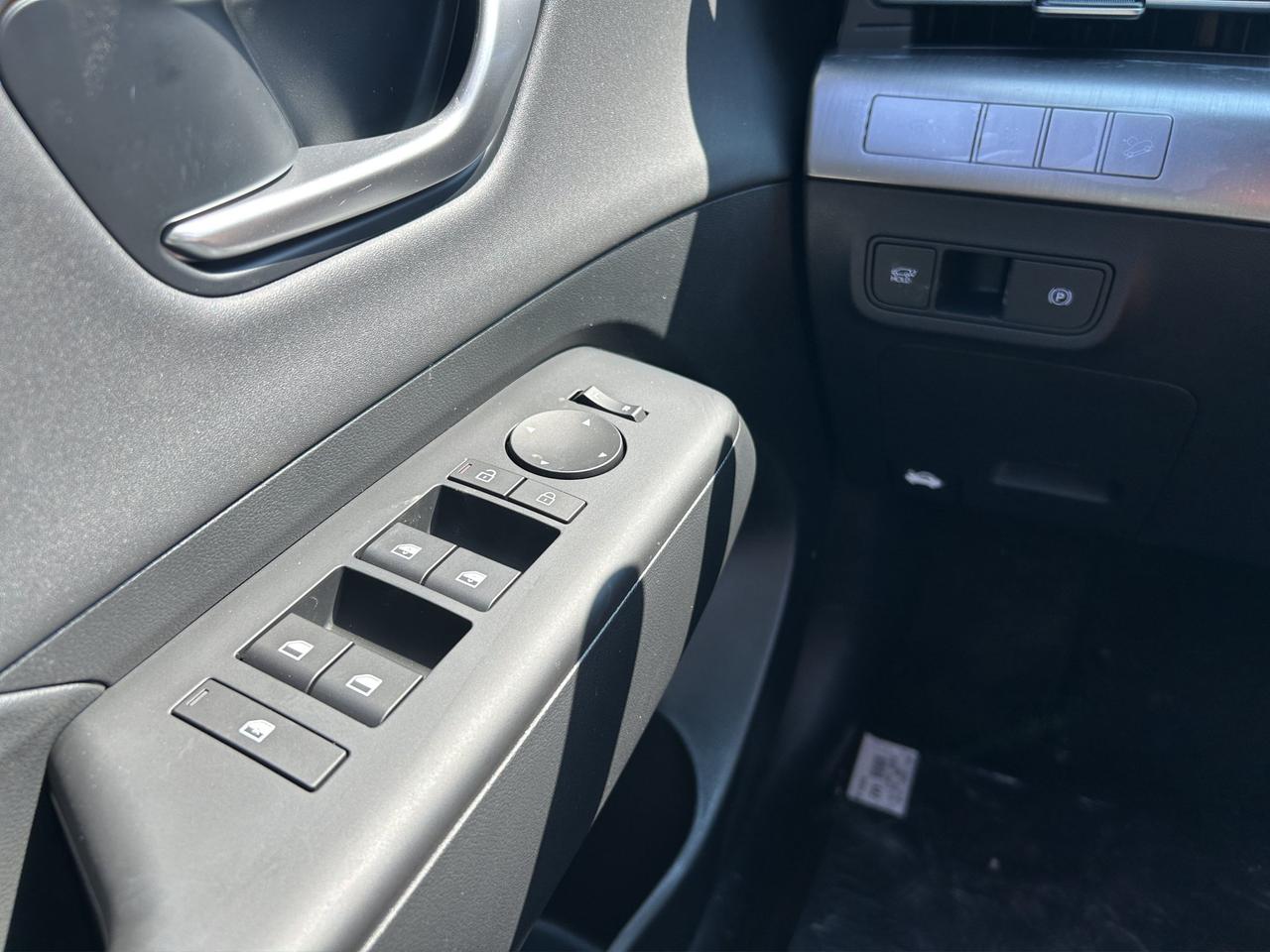 2027 Hyundai KONA LUXURY Photo