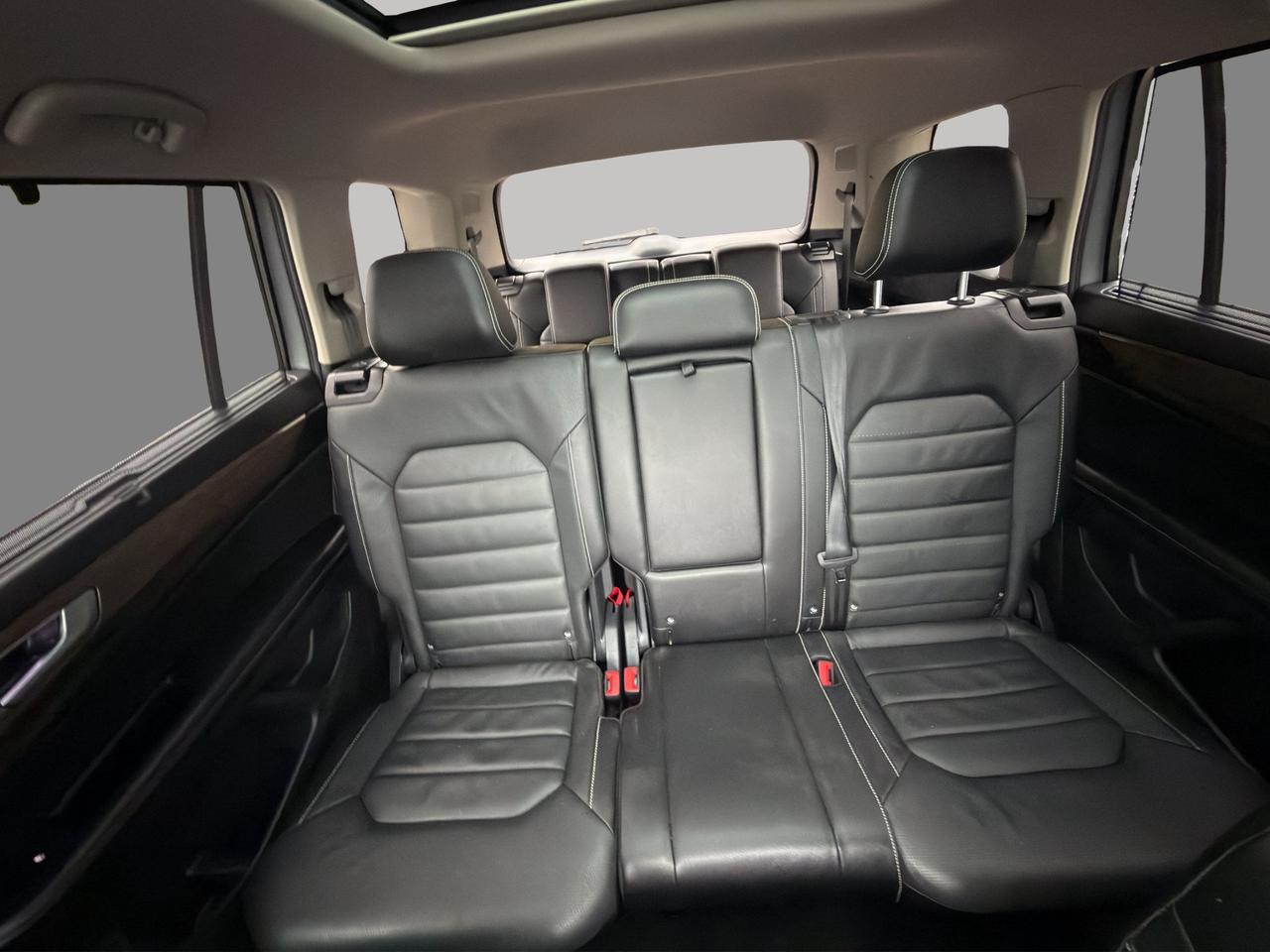 2024 Volkswagen Atlas Highline | Adaptive Cruise Control Lane Assist | Autonomous Emergency Braking | Blind spot monitor Photo