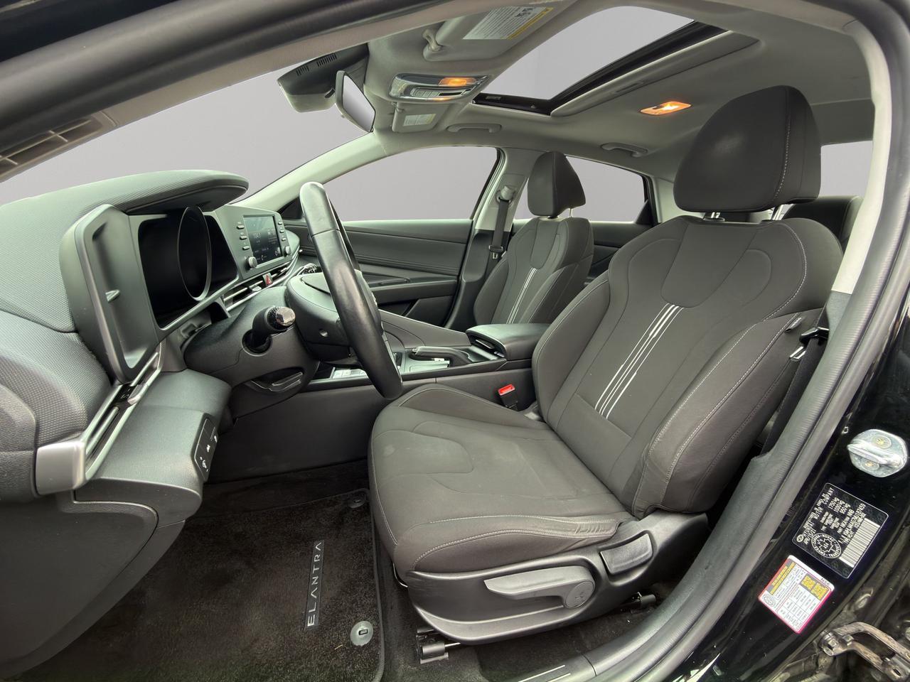 2021 Hyundai Elantra Preferred | Blind-Spot Collision Warning | Forward Collision-Avoidance Assist with pedestrian detect Photo