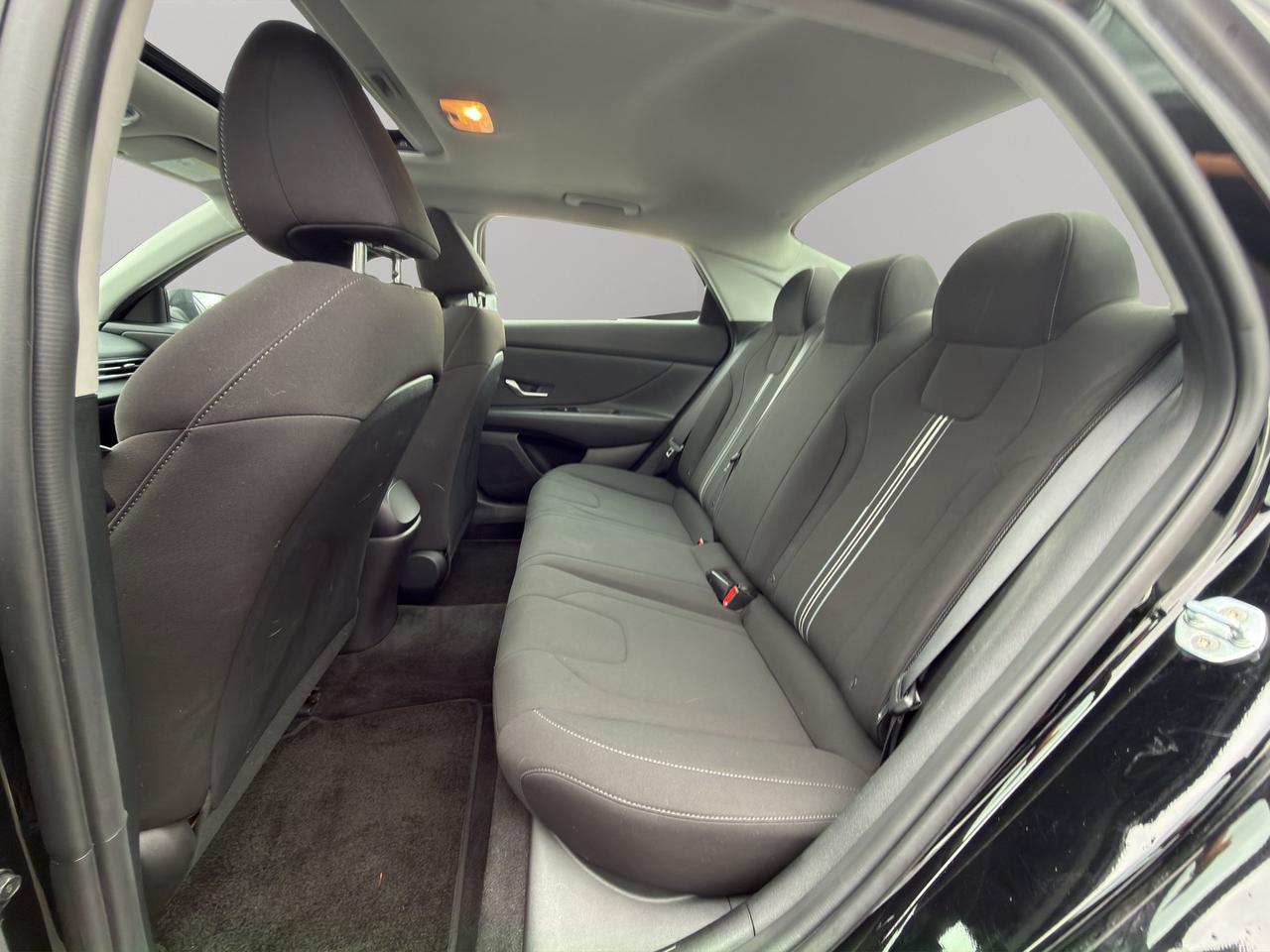 2021 Hyundai Elantra Preferred | Blind-Spot Collision Warning | Forward Collision-Avoidance Assist with pedestrian detect Photo