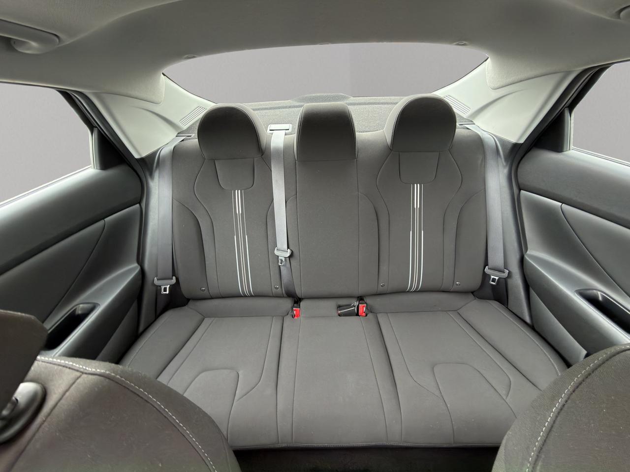 2021 Hyundai Elantra Preferred | Blind-Spot Collision Warning | Forward Collision-Avoidance Assist with pedestrian detect Photo
