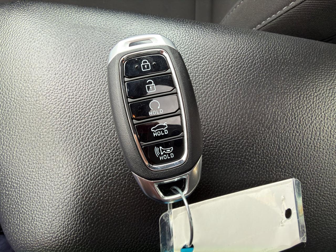 2021 Hyundai Elantra Preferred | Blind-Spot Collision Warning | Forward Collision-Avoidance Assist with pedestrian detect Photo