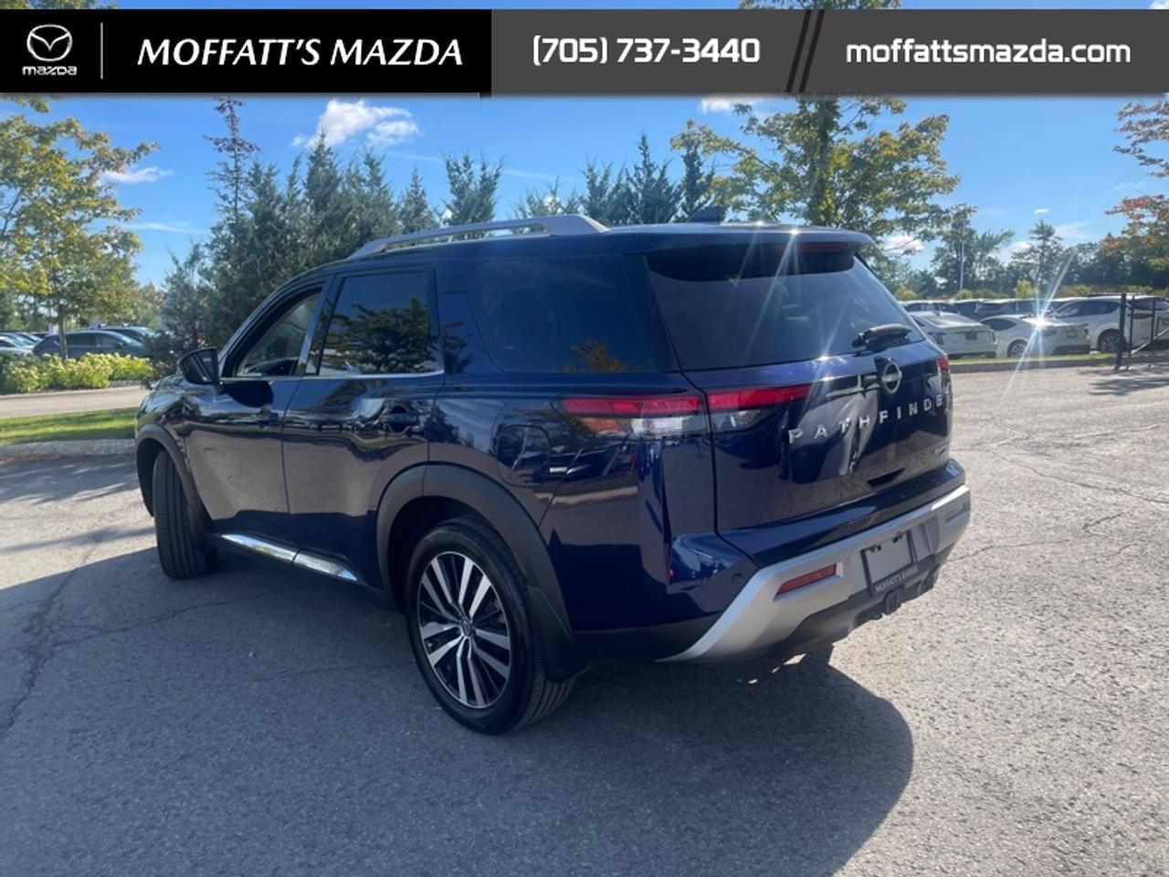2024 Nissan Pathfinder Platinum Photo3