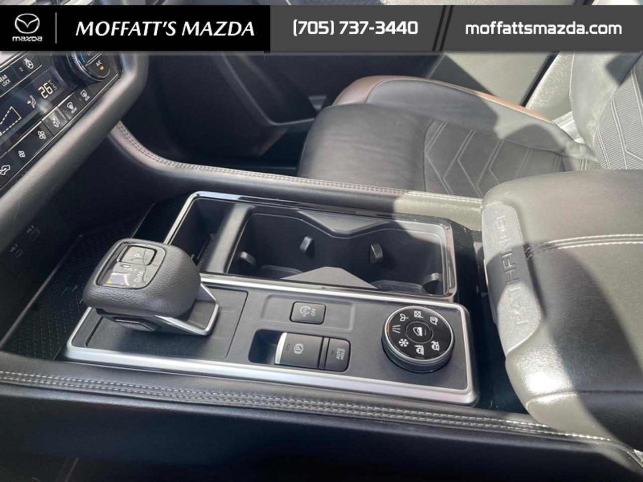 2024 Nissan Pathfinder Platinum Photo