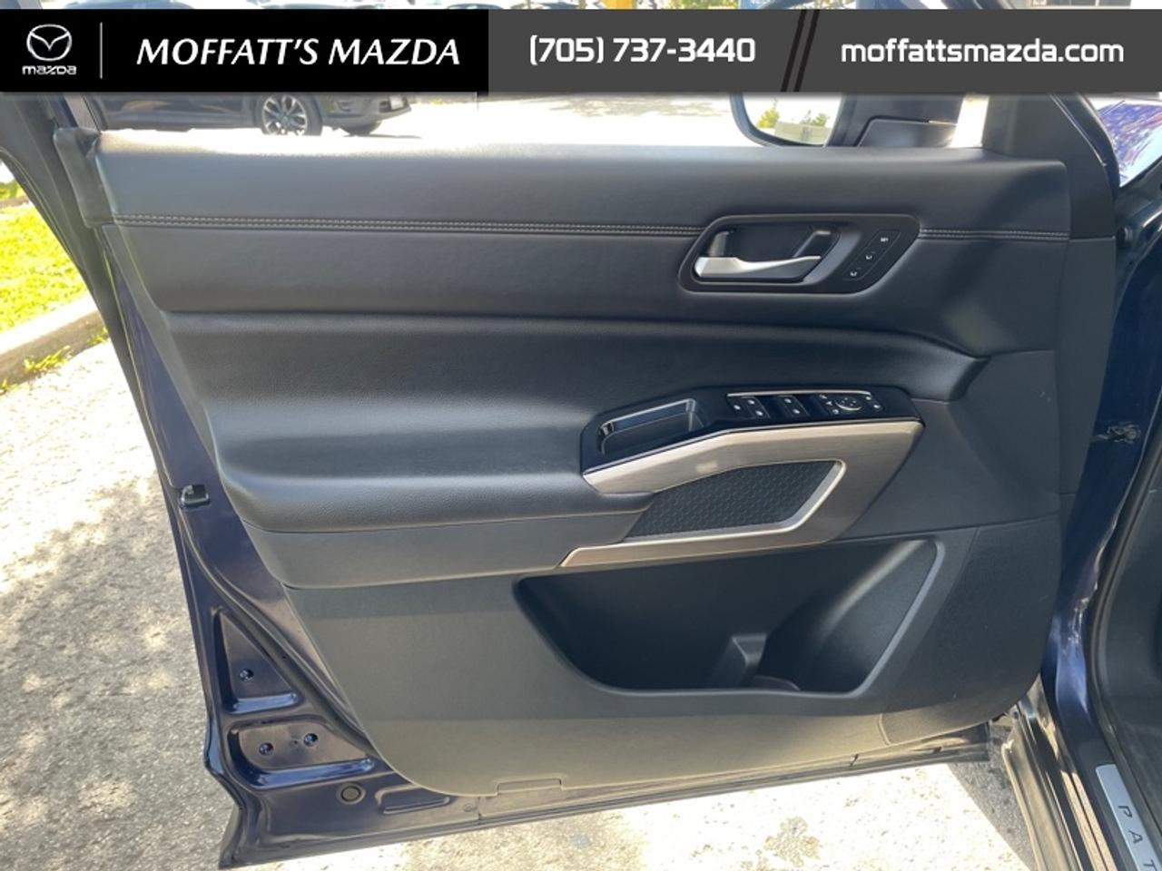 2024 Nissan Pathfinder Platinum Photo