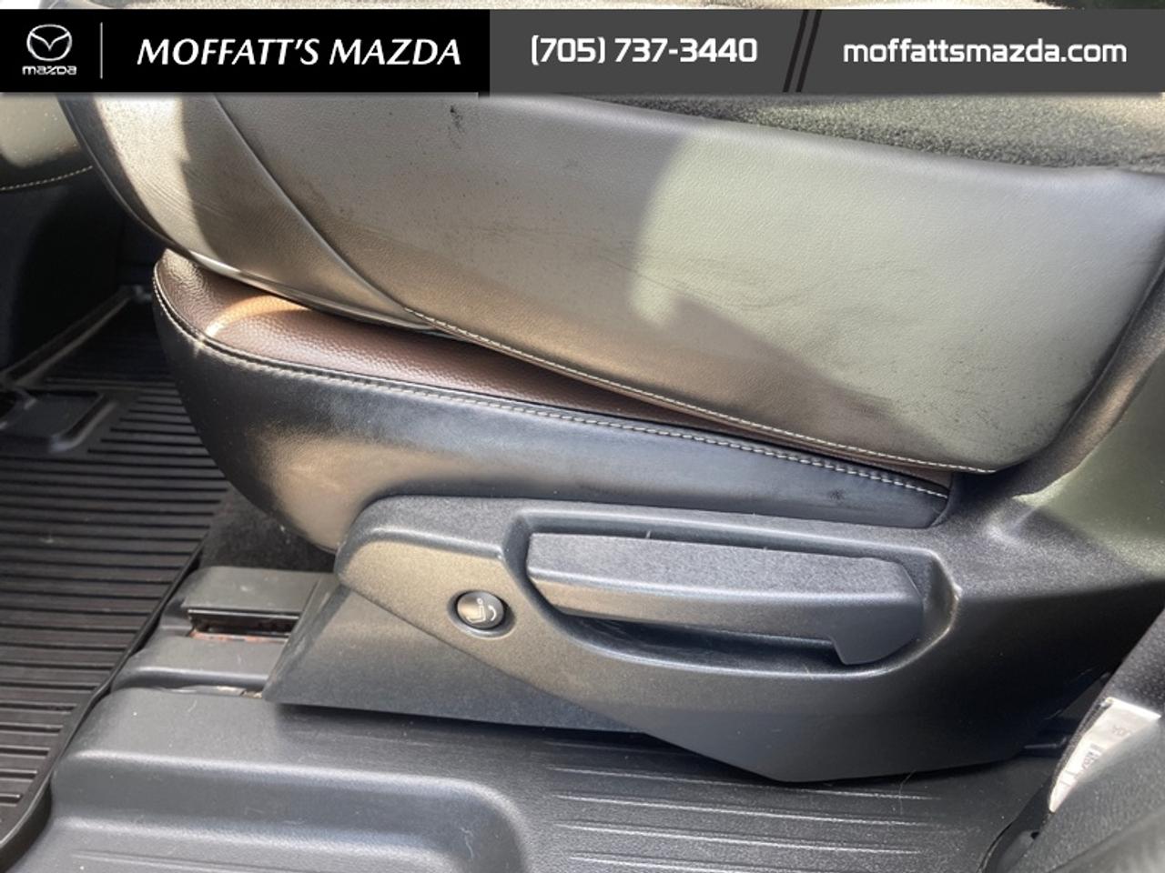 2024 Nissan Pathfinder Platinum Photo