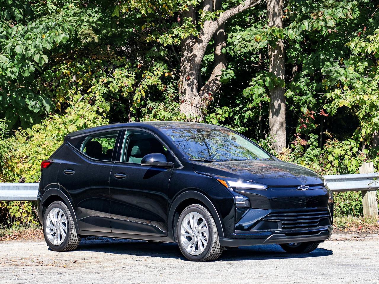 2027 Chevrolet Bolt LT Photo