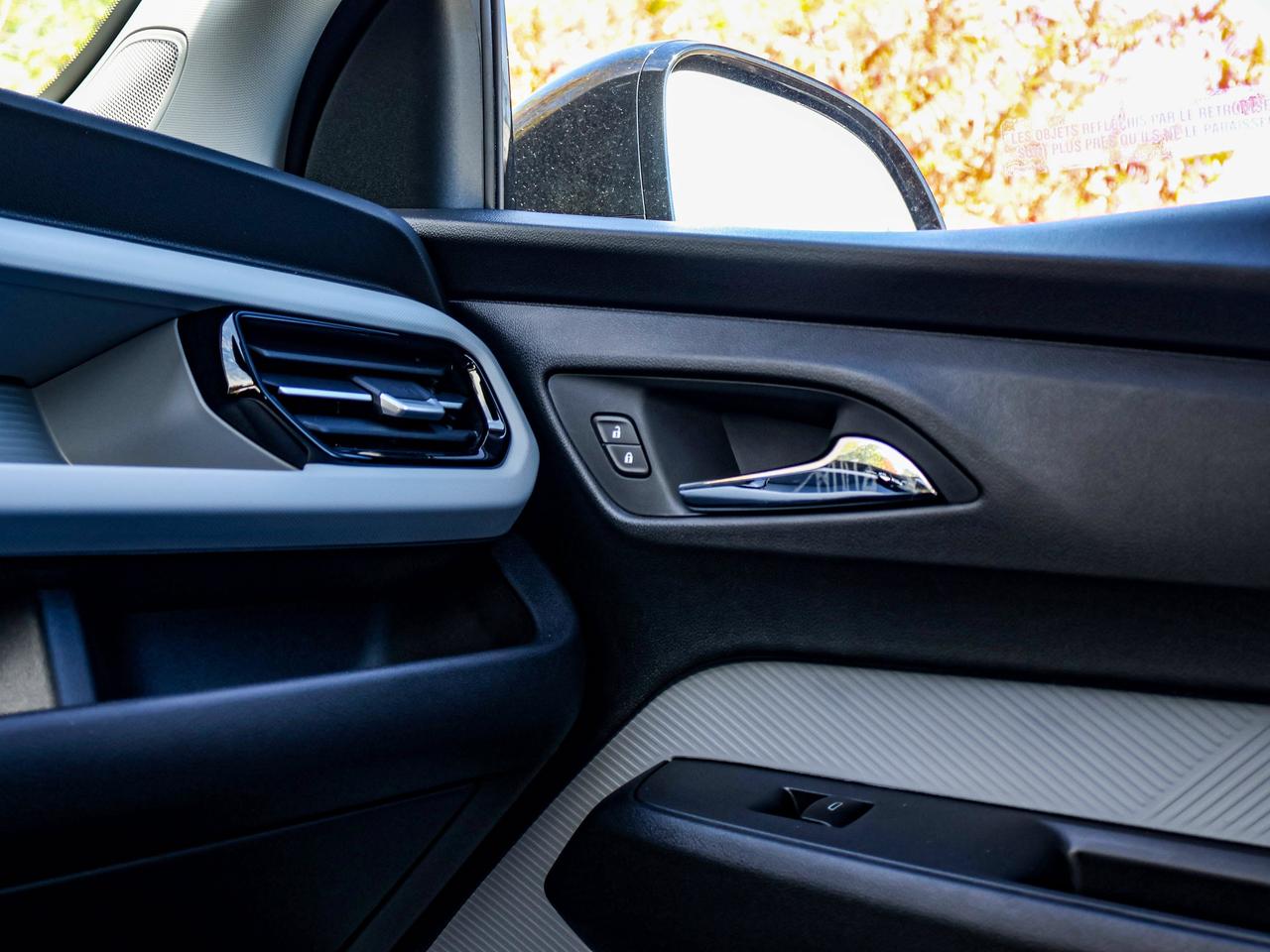 2027 Chevrolet Bolt LT Photo