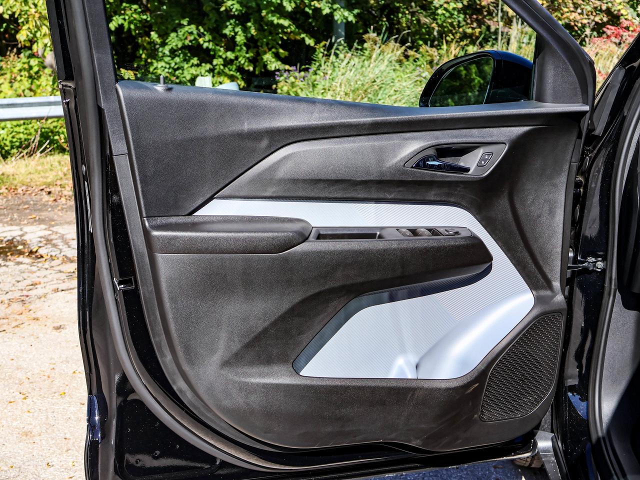 2027 Chevrolet Bolt LT Photo