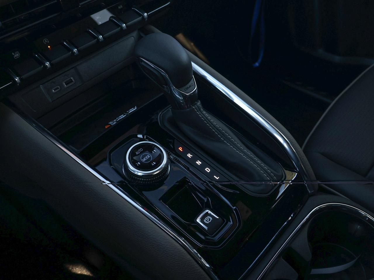 2026 GMC Canyon Denali Photo