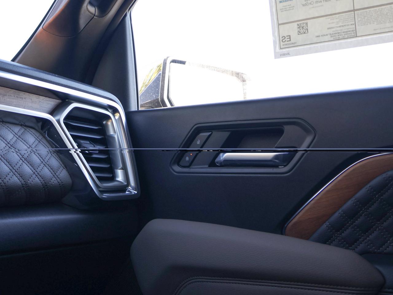 2026 GMC Canyon Denali Photo