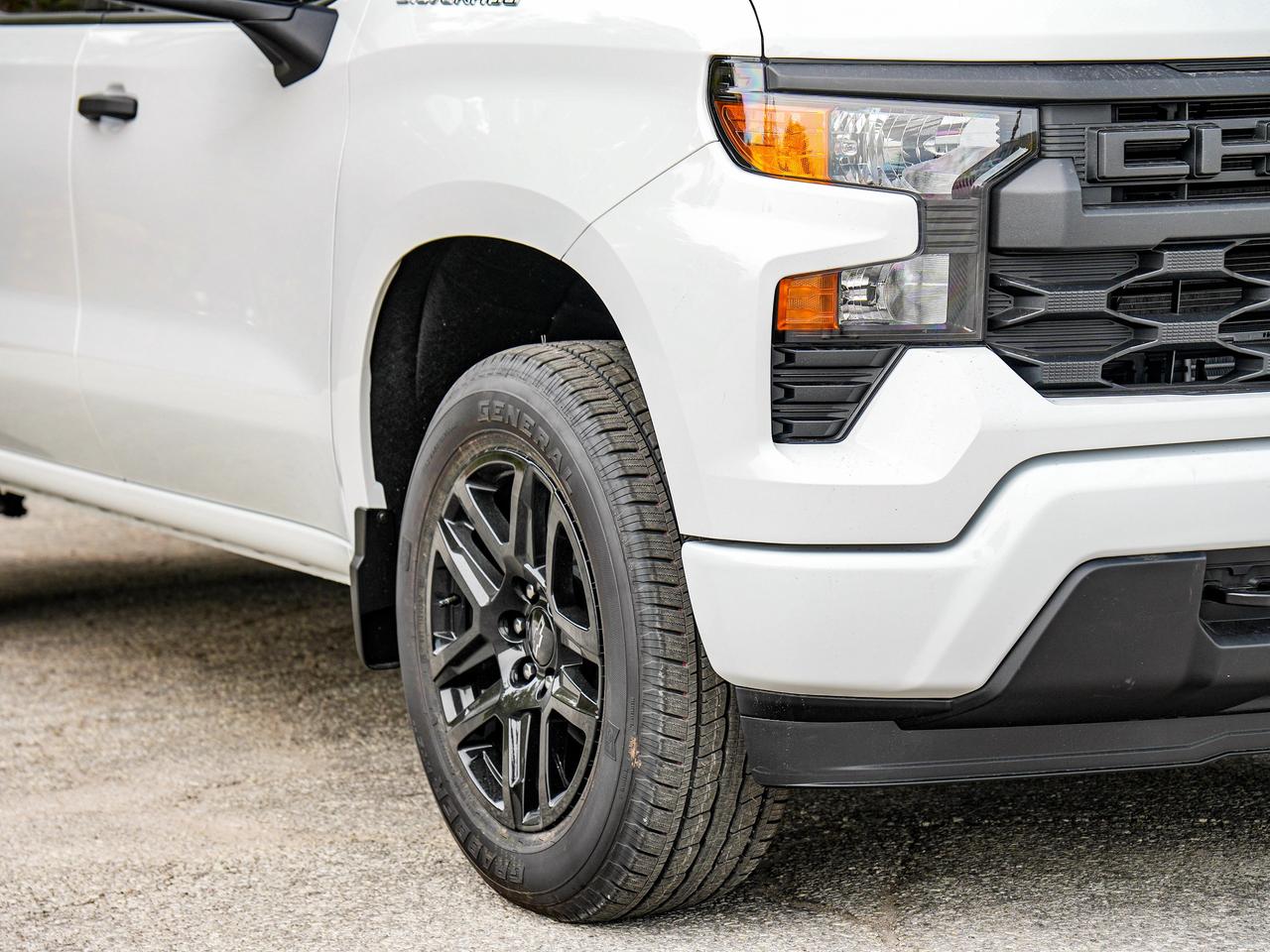 2026 Chevrolet Silverado 1500 Custom Photo3