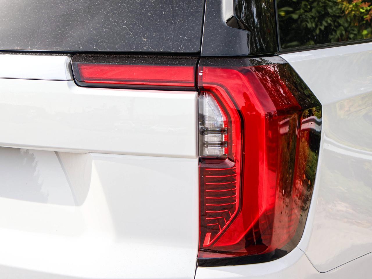 2027 GMC Yukon Denali Photo