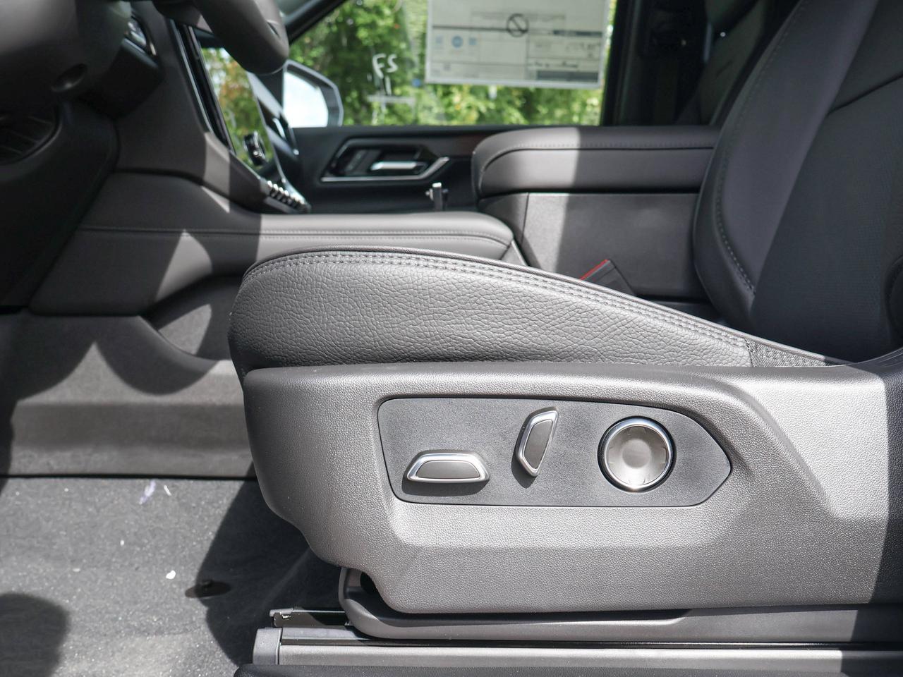 2027 GMC Yukon Denali Photo