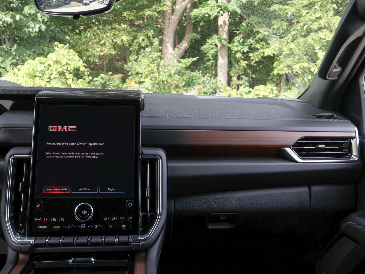 2027 GMC Yukon Denali Photo