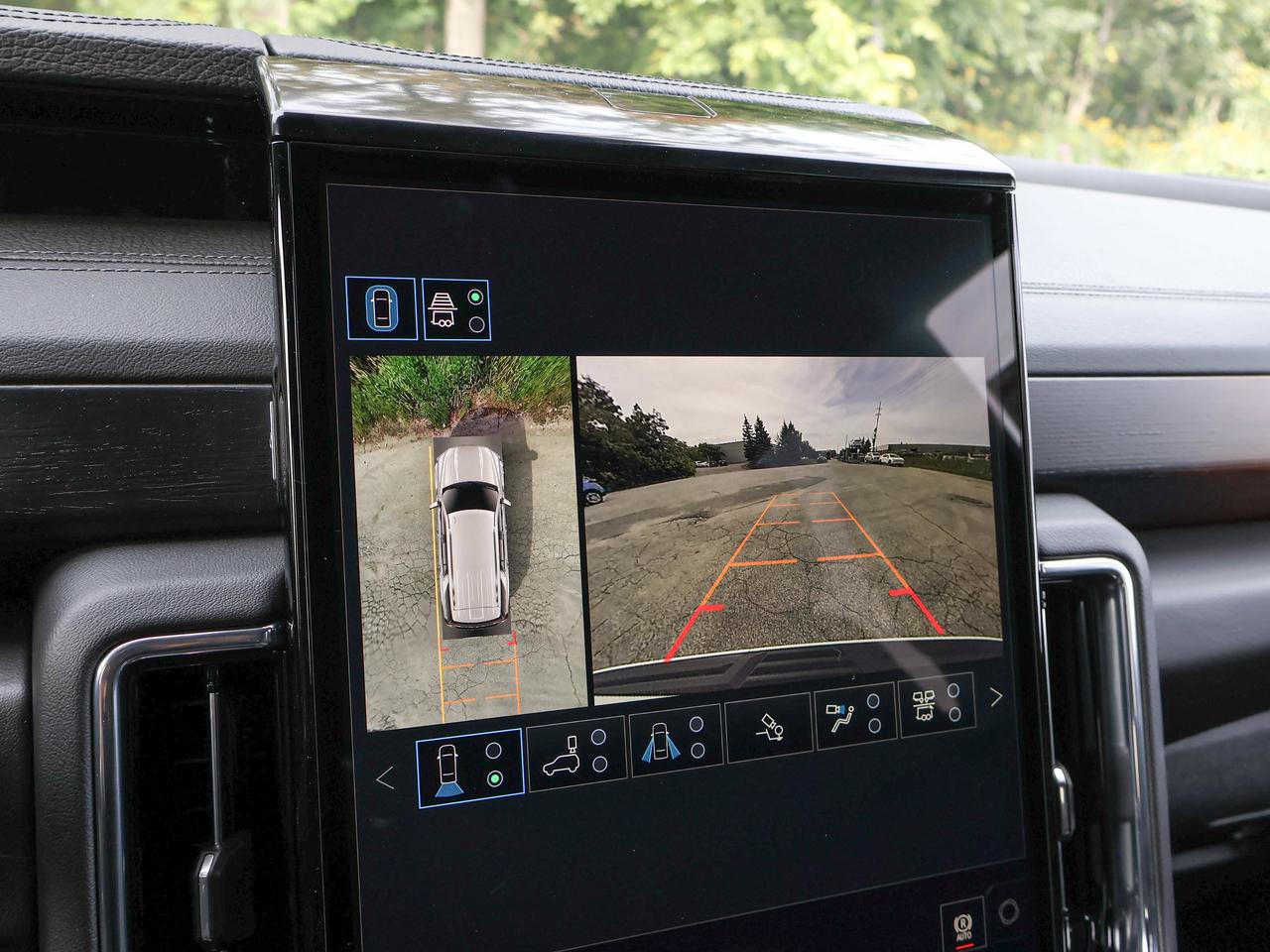 2027 GMC Yukon Denali Photo