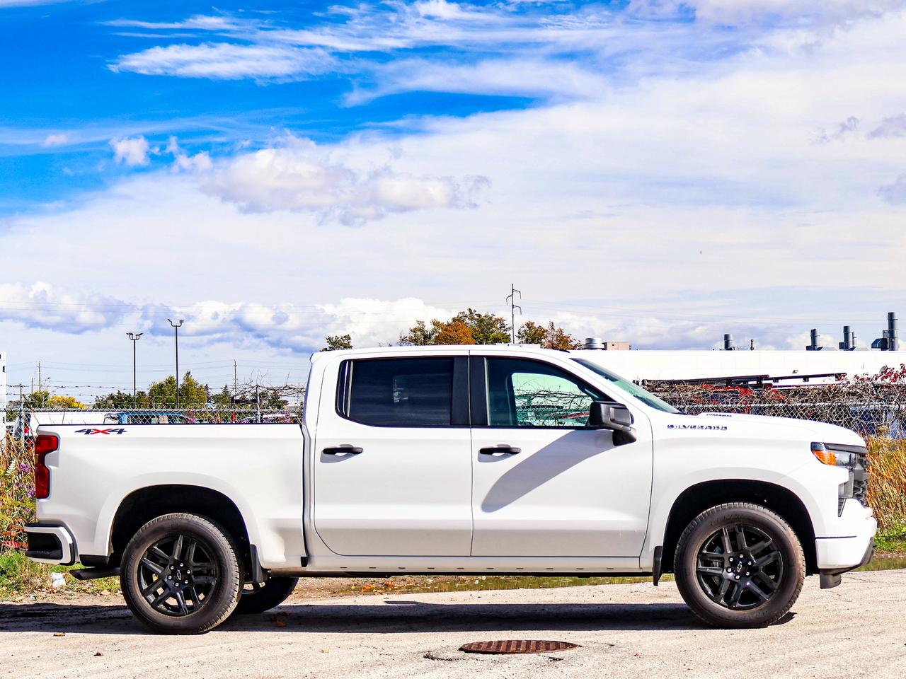 2026 Chevrolet Silverado 1500 Custom Photo3