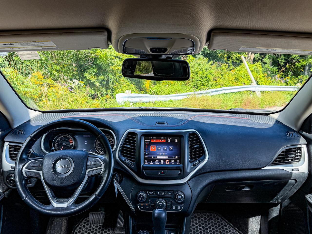 2016 Jeep Cherokee Trailhawk Photo
