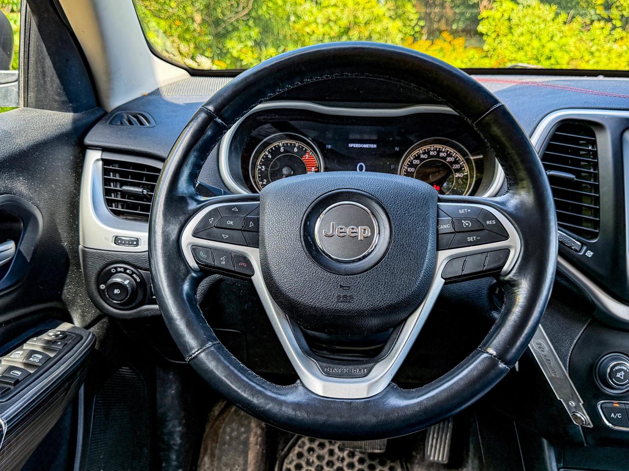 2016 Jeep Cherokee Trailhawk Photo