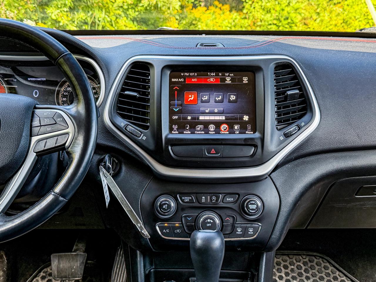 2016 Jeep Cherokee Trailhawk Photo