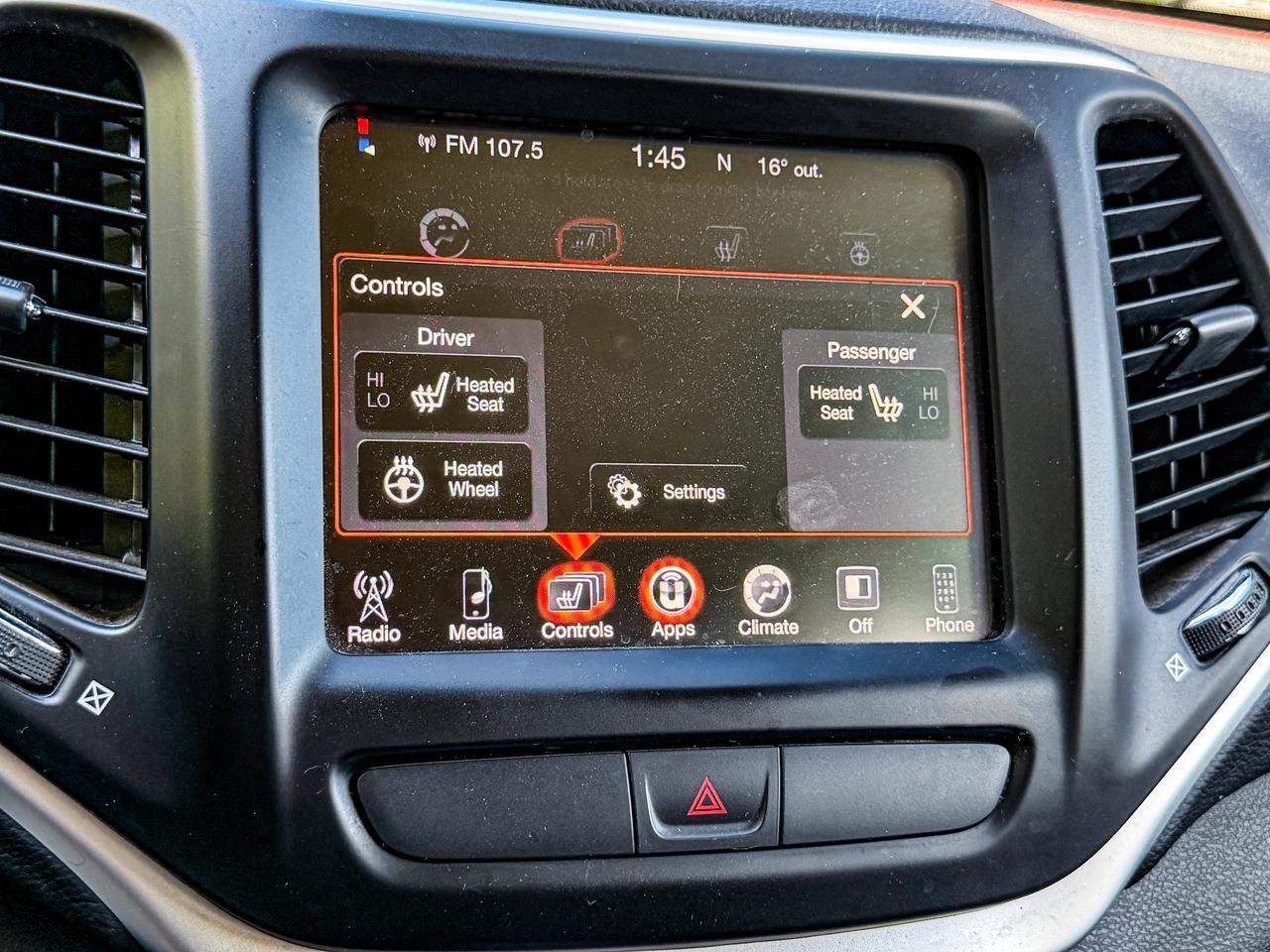 2016 Jeep Cherokee Trailhawk Photo