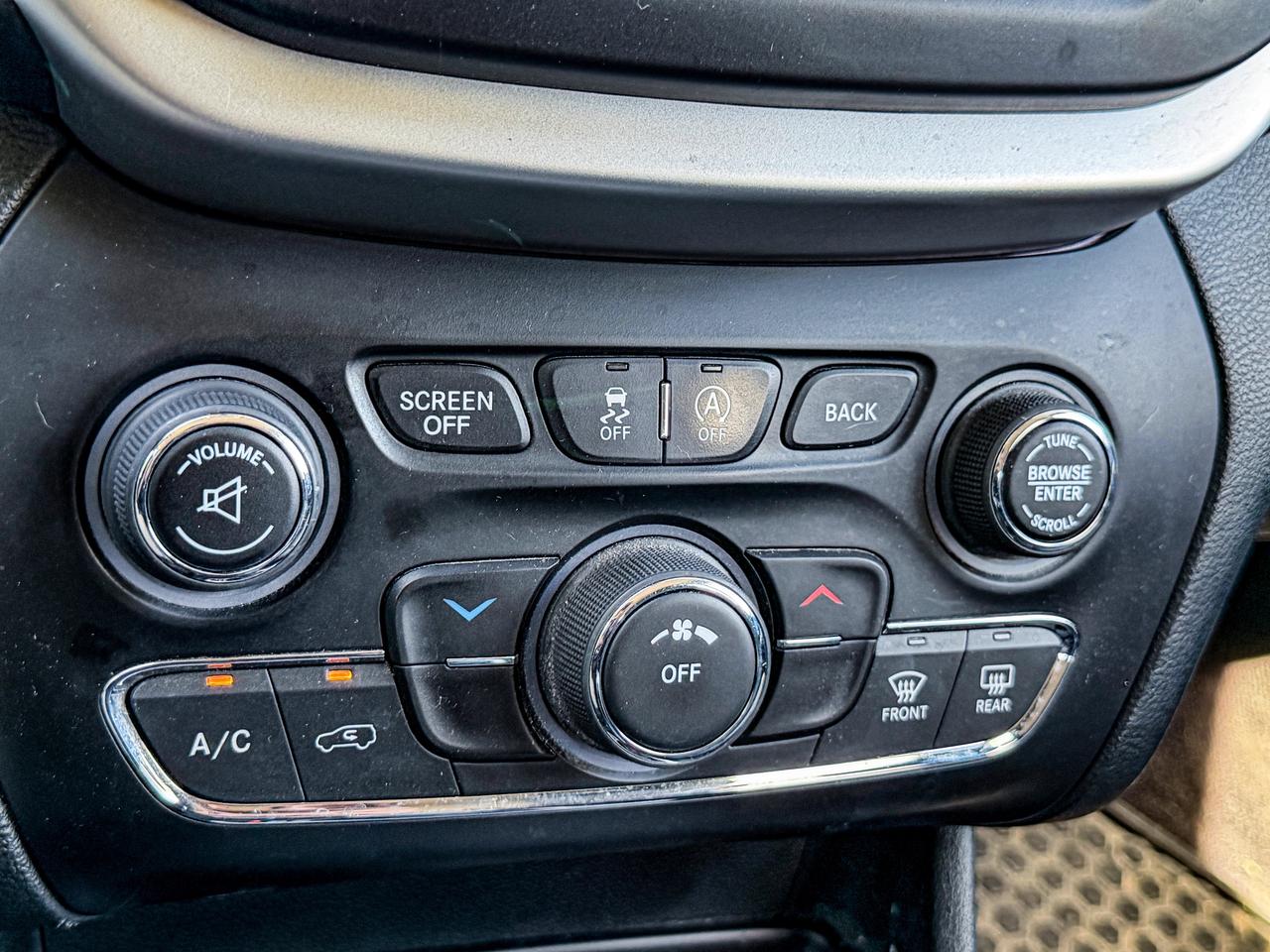 2016 Jeep Cherokee Trailhawk Photo