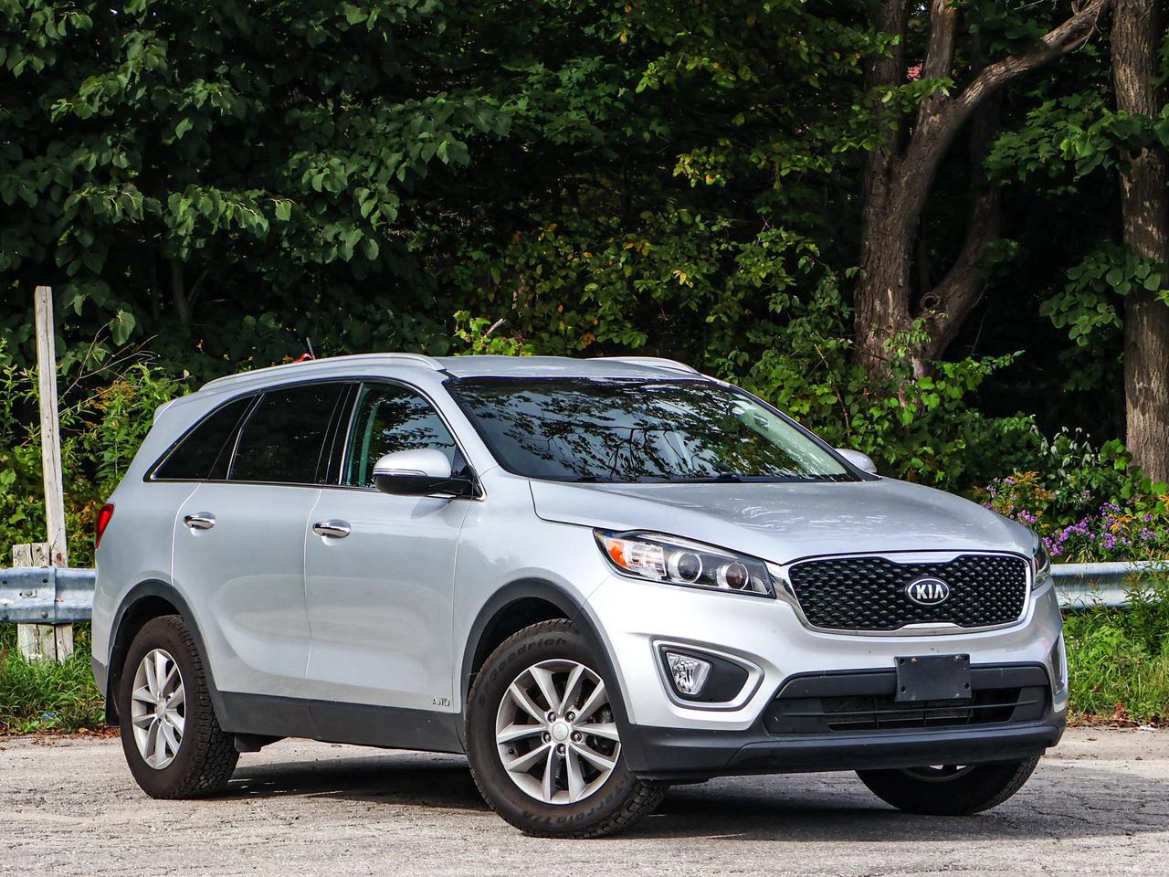 2017 Kia Sorento LX Photo1