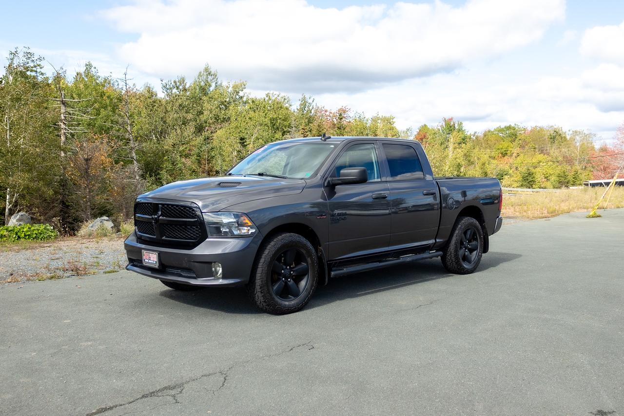 2020 RAM 1500 Classic EXPRESS 4X4 CREW CAB 5'7" BOX