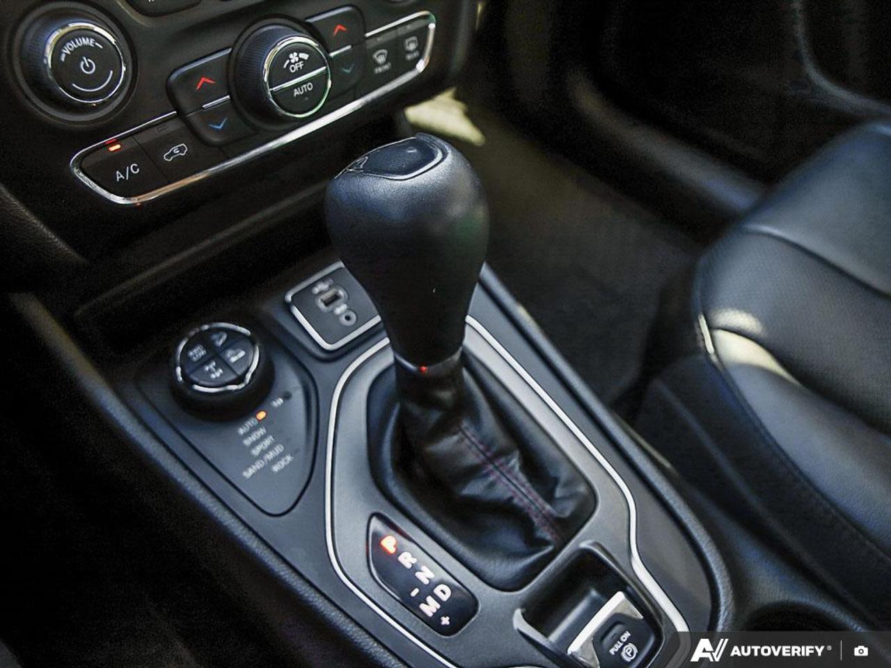 2019 Jeep Cherokee Trailhawk Elite 4x4,REMOTE START,NAVI,PWR T/GATE Photo