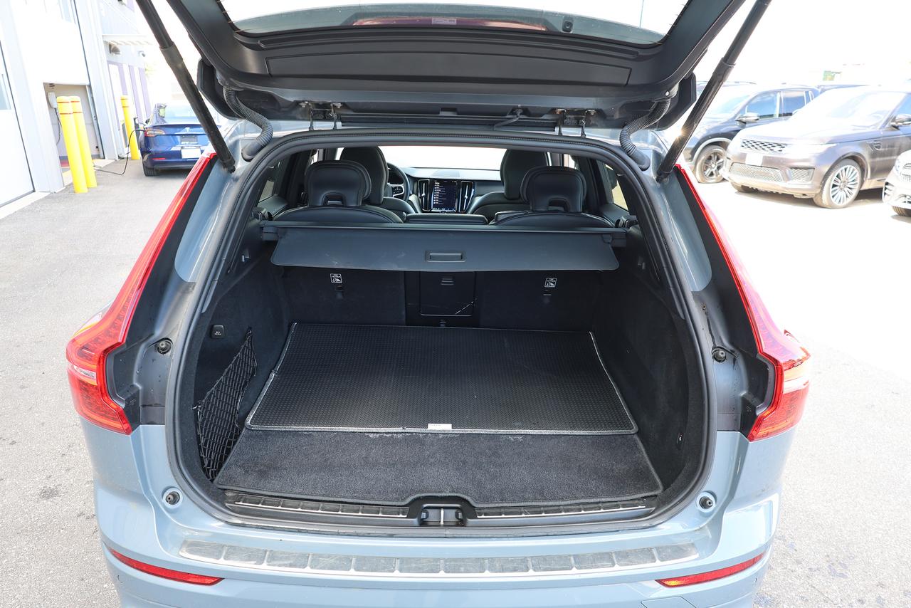 2022 Volvo XC60 AWD R-Design - NAVI|PANO|CAMERA|BLINDSPOT|2xRIMS Photo
