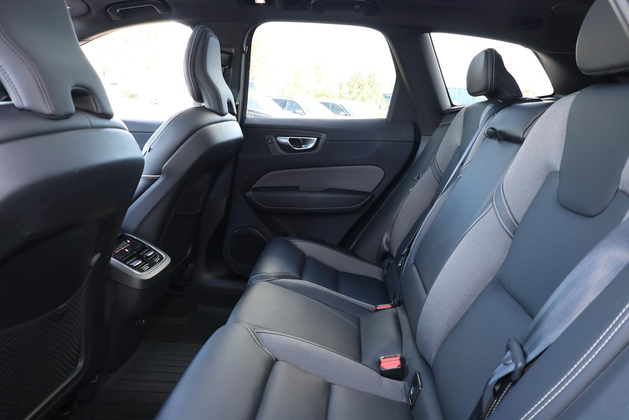 2022 Volvo XC60 AWD R-Design - NAVI|PANO|CAMERA|BLINDSPOT|2xRIMS Photo