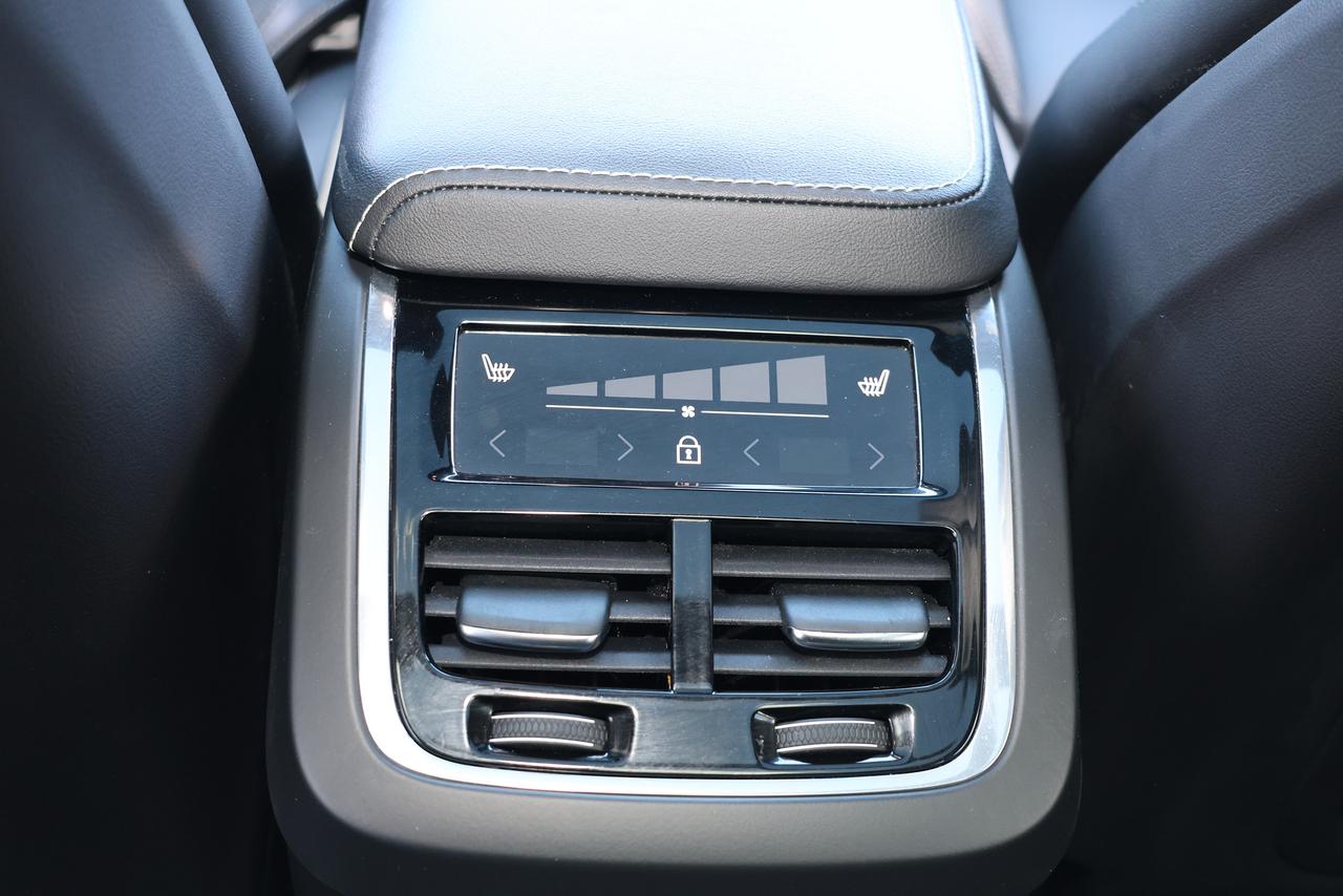 2022 Volvo XC60 AWD R-Design - NAVI|PANO|CAMERA|BLINDSPOT|2xRIMS Photo