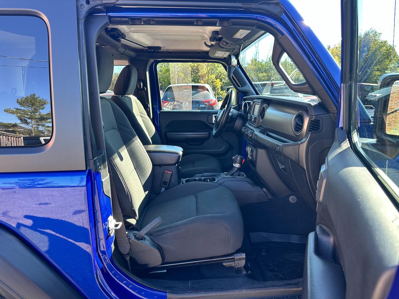 2018 Jeep Wrangler Sport 2-Door Cloth Bluetooth BackupCam HardTop A/C Photo