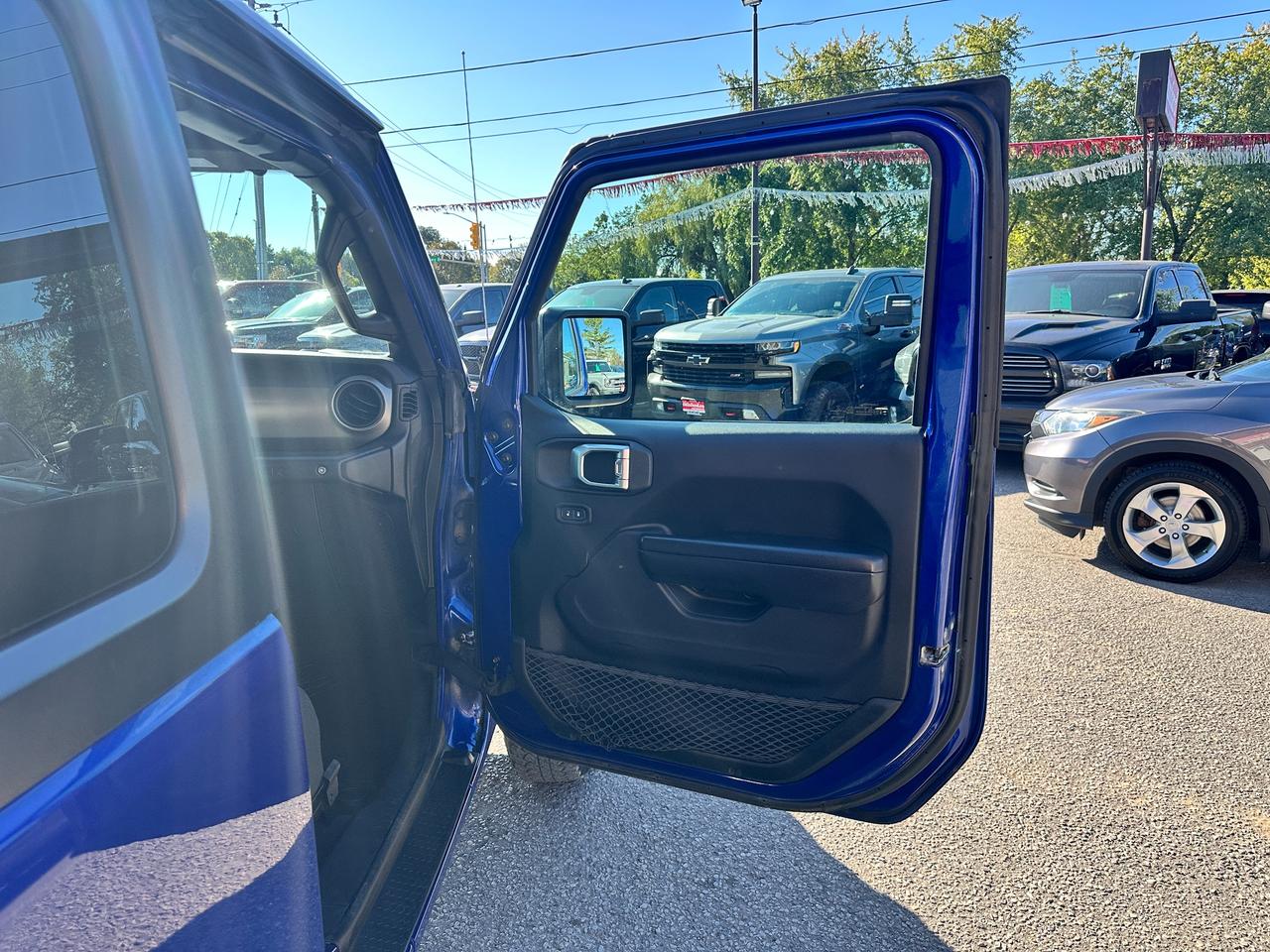 2018 Jeep Wrangler Sport 2-Door Cloth Bluetooth BackupCam HardTop A/C Photo