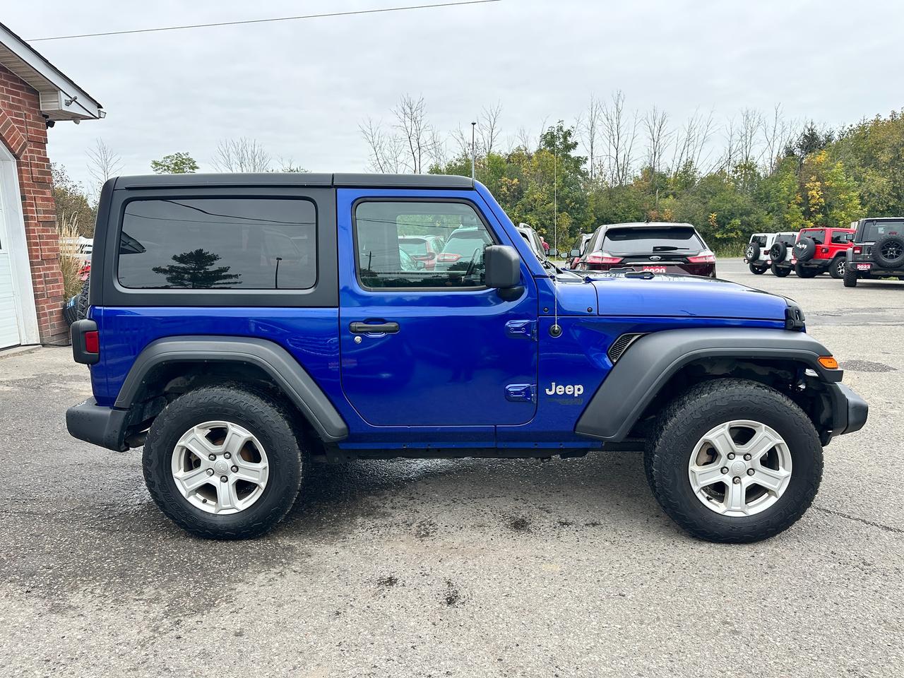 2018 Jeep Wrangler Sport 2-Door Cloth Bluetooth BackupCam HardTop A/C Photo