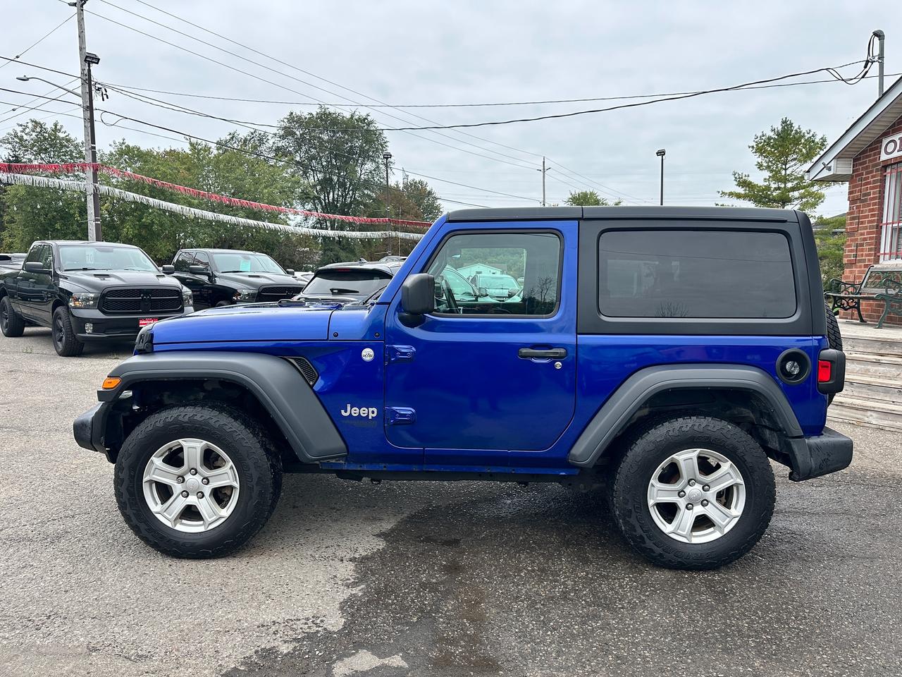 2018 Jeep Wrangler Sport 2-Door Cloth Bluetooth BackupCam HardTop A/C Photo2