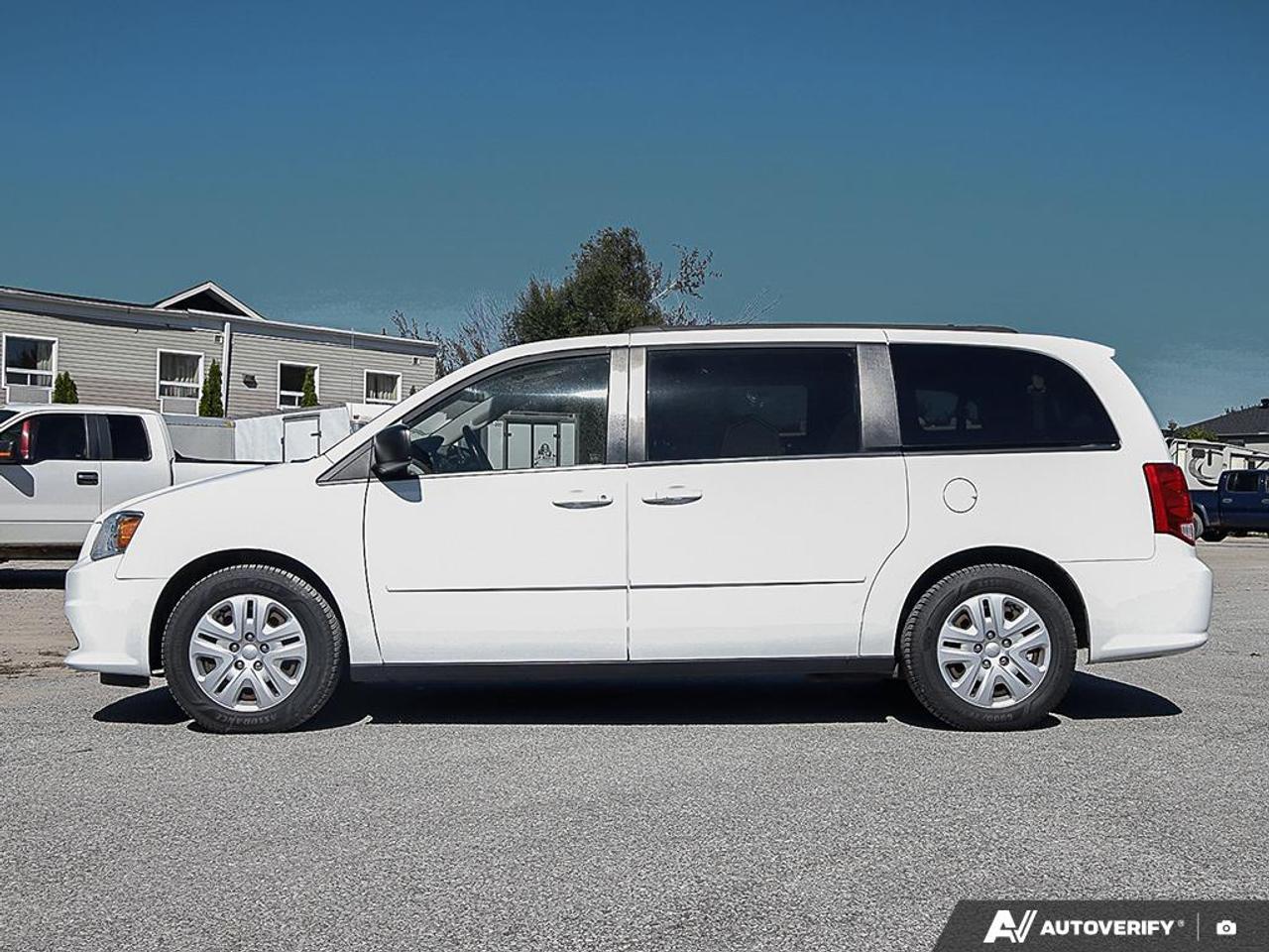 2015 Dodge Grand Caravan SXT, LOW KM'S, REMOTE START, ECON, FULL STOW-N-GO, - Photo #3
