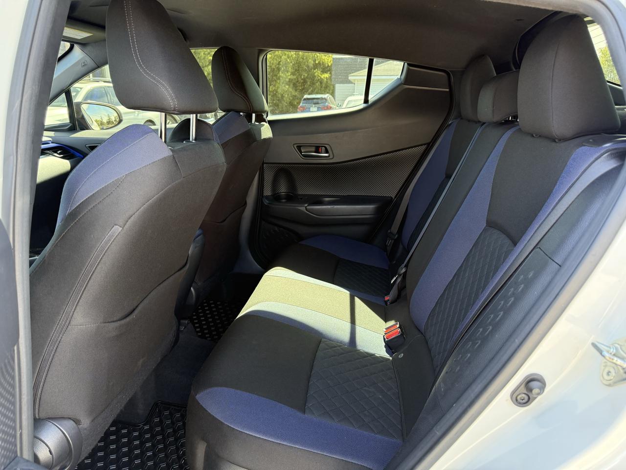 2020 Toyota C-HR XLE Premium Photo