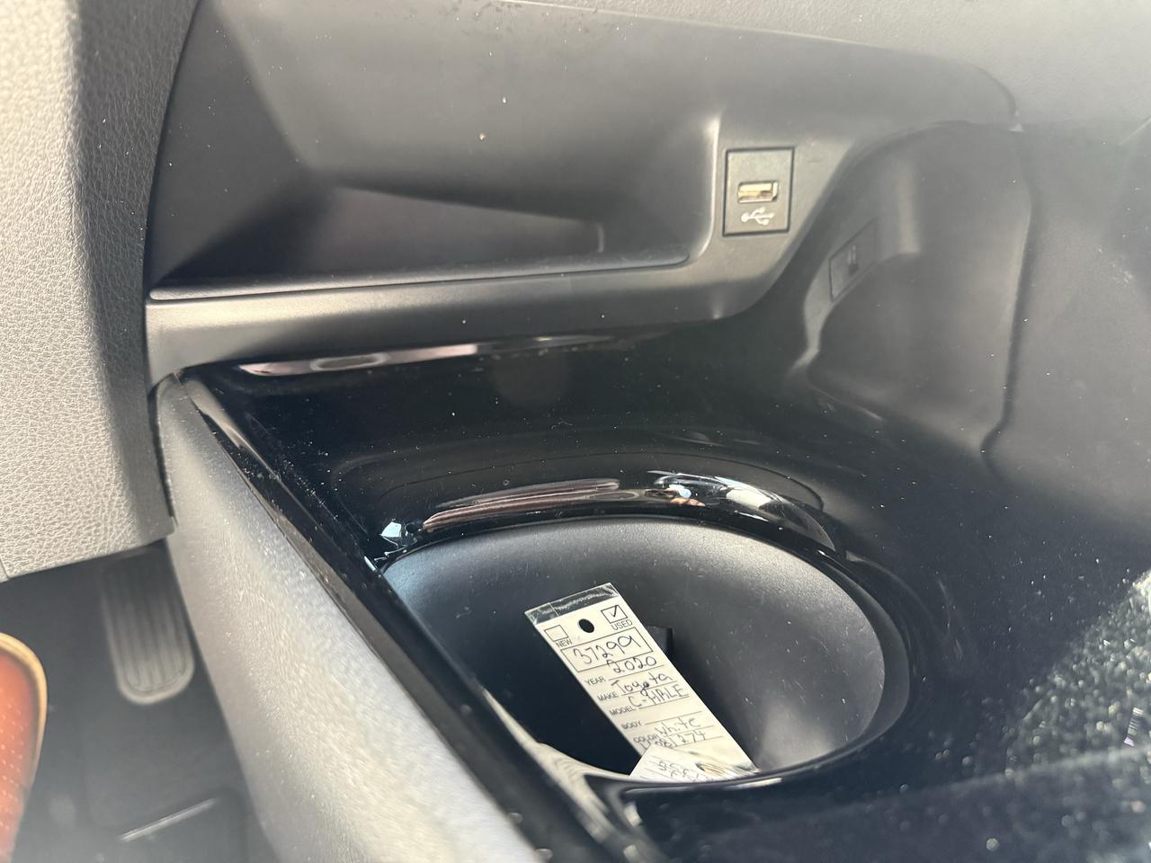 2020 Toyota C-HR XLE Premium Photo