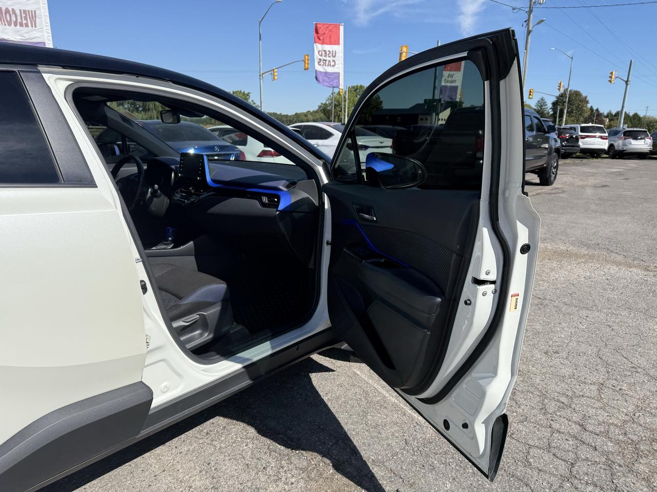 2020 Toyota C-HR XLE Premium Photo
