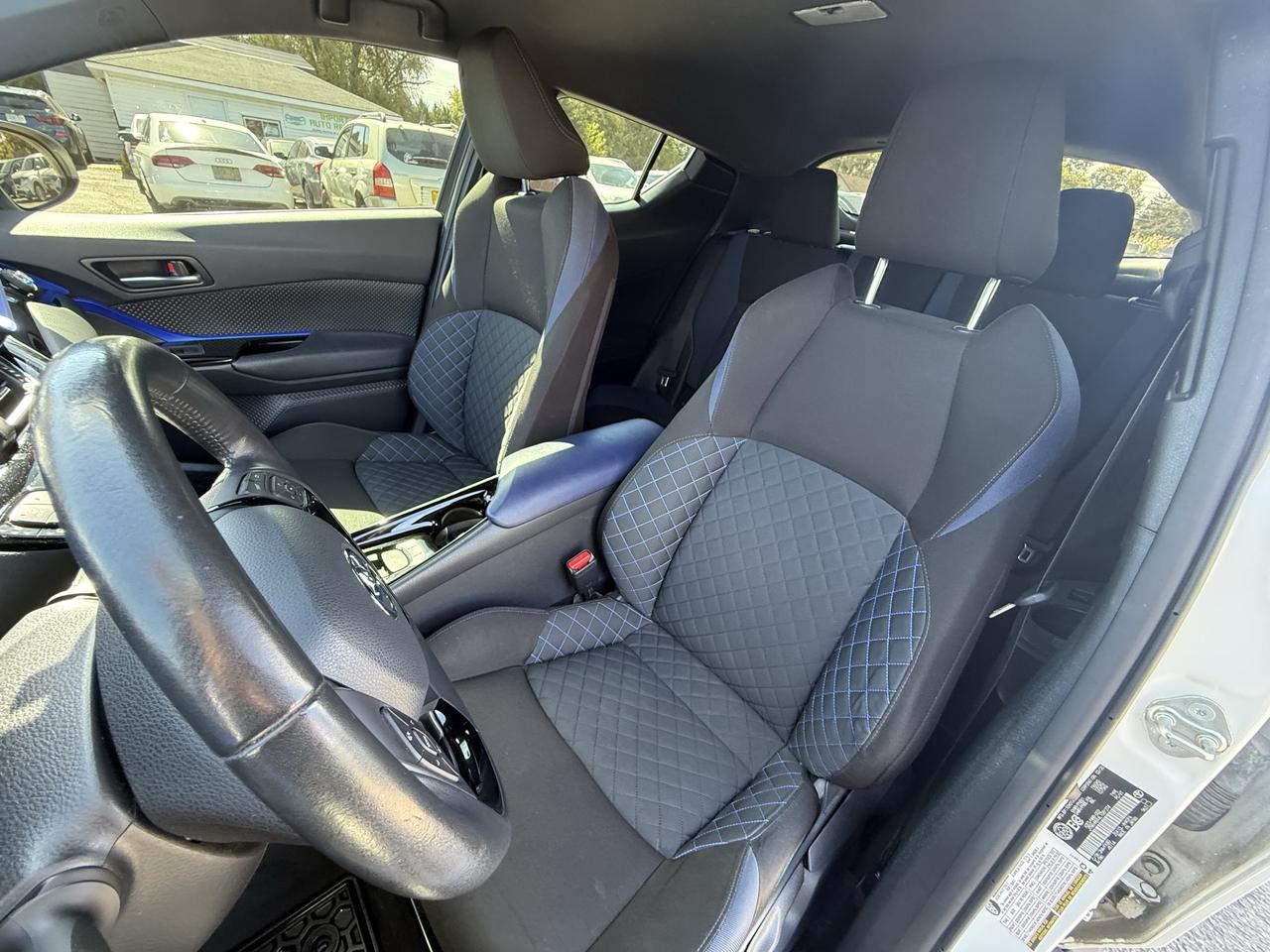 2020 Toyota C-HR XLE Premium Photo