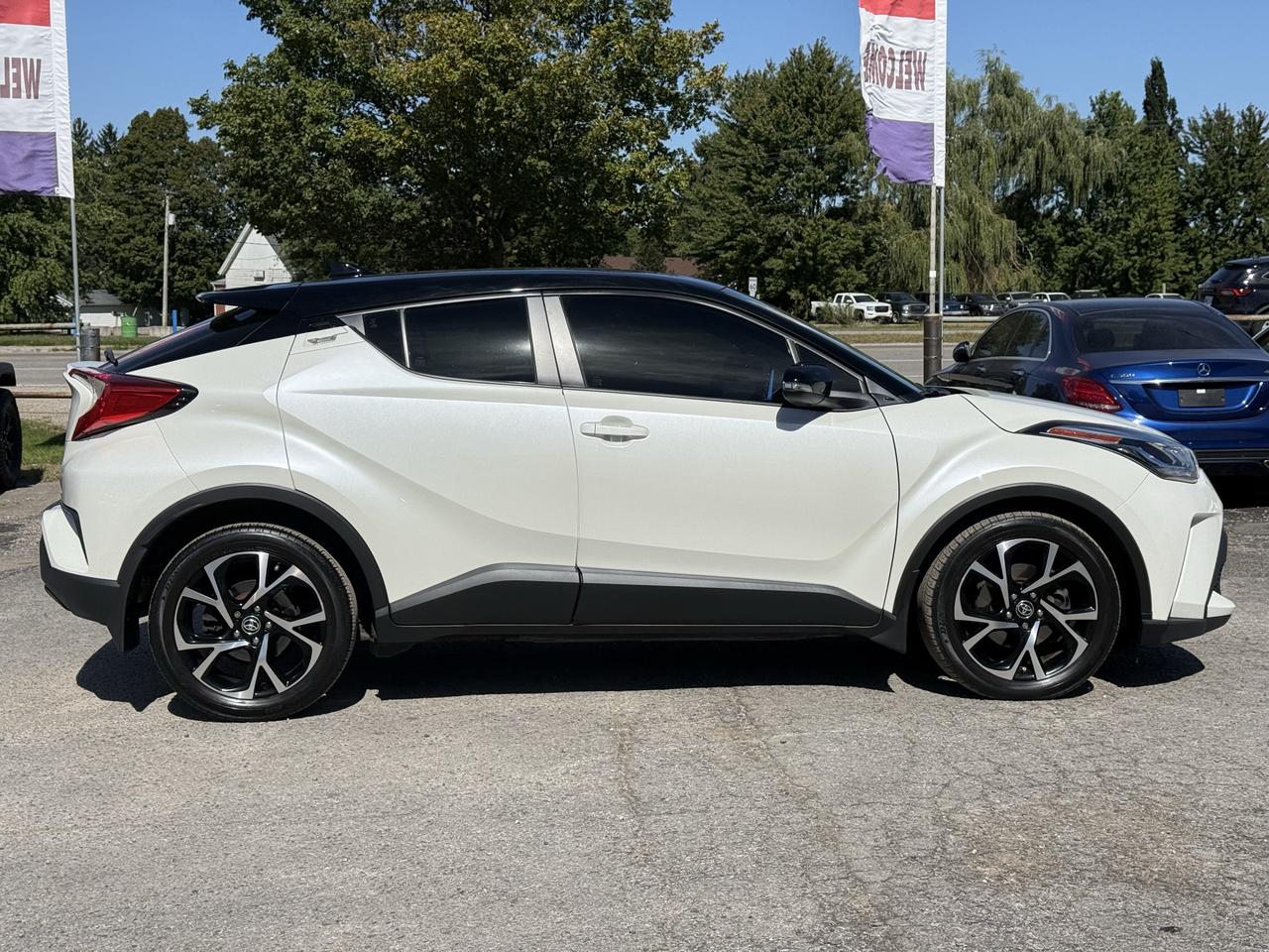 2020 Toyota C-HR XLE Premium Photo1